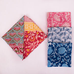 Bandana en coton imprimé à la main, luxueux et écologique, pour femme, idéal pour les voyages, le sport et les cadeaux. - Product Image 5