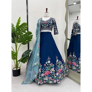 Lehengha choli ผ้าไหมที่มีการจัดลำดับขนาดการทำงานถึง44สำหรับงานปาร์ตี้ - Product Image 1