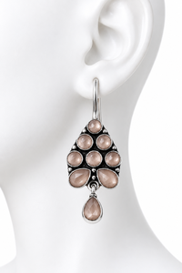 Boucles d'oreilles pendantes ethniques bohèmes à motif floral, en laiton plaqué argent antique, avec cristaux et strass, vente en gros - Product Image 4