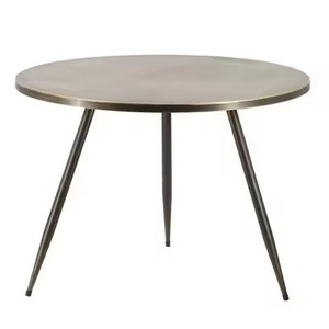 Table basse en bois à plateau géométrique en laiton antique, très populaire, pour bureau industriel ou hall d'entrée - Product Image 5