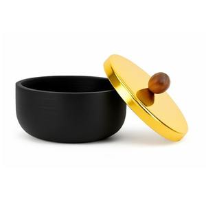 Bol en bois noir moderne avec couvercle plaqué or et bouton en bois – Accessoire de table élégant pour une présentation culinaire de luxe – Caractéristique durable - Product Image 1