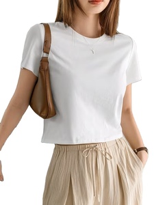 T-shirt décontracté à manches courtes en maille unie pour femme avec logo, écologique et respirant, design compressé, coupe classique - Product Image 3