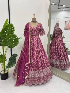 Divyam Creation Lehenga Choli Rouge Brodé en Spandex, Séchage Rapide, Extensible, Longueur au Sol, Robe de Mariage Traditionnelle Indienne - Product Image 4