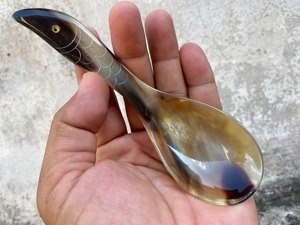 Cuchara de Cuerno de Búfalo Personalizada, Ecológica, de Material Orgánico, Estilo Animal, Mango Curvo, Acabado Pulido, para Servir Té - Product Image 2