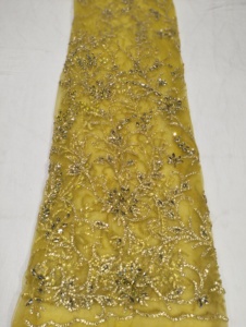 La Tradición Atemporal Nigeriana: Tela de Encaje de 4 Yardas con Pedrería de Cristal de Alta Calidad para Vestidos de Novia Nigerianos - Product Image 4