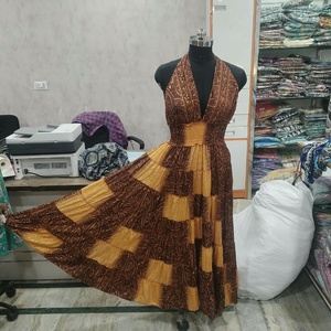 Vestido maxi sin mangas con estampado africano para mujer, cuello en V, vestido largo escalonado, elegante, floral, informal, ropa de playa de verano - Product Image 3