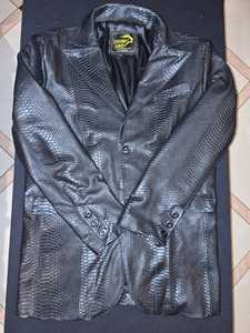 Veste en cuir noire pour homme CHAMP KING, col rabattu, simple boutonnage, coupe ajustée, motif serpent embossé - Product Image 2