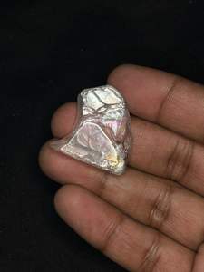 พลอยโทแพซธรรมชาติขัดเงาแบบหยาบ พร้อมประกายรุ้ง 64.5 กะรัต สำหรับทำเครื่องประดับ DIY - Product Image 2