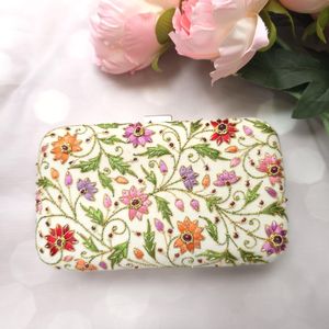 Pochette à bijoux vintage traditionnelle, nouvelle tendance, élégante, brodée, en tissu, avec fermeture à bouton, portable, pour soirée - Product Image 2