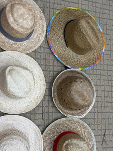 Chapeau de paille mexicain brodé à la main à rayures multicolores, idéal pour les sports décontractés, les fêtes estivales, les voyages en plein air, les affaires et la pêche - Product Image 2