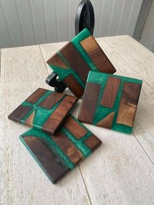Ensemble de sous-verres carrés en bois et résine écologiques avec finition naturelle, antidérapants, design moderne, faits à la main, épaisseur 8 mm - Product Image 4