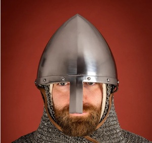 Casque médiéval Sentinel, réplique historique de guerrier de qualité supérieure, conçu pour les productions scéniques, les reconstitutions et les événements d'exposition - Product Image 1
