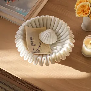 Décoration d'intérieur en marbre contemporain à bords ondulés, 100% fait main, design de table pour salon - Product Image 3