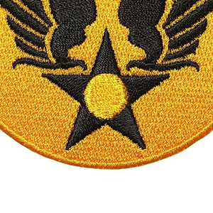 Écussons brodés personnalisés OEM en gros, badges logo faits main à coudre pour étiquettes de vêtements, accessoires de mode et articles de marque - Product Image 4