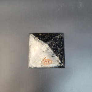 Nueva Pirámide de Orgonita de Turmalina Negra y Selenita con División Vertical, Piedras Preciosas Curativas de Cristal, Venta al por Mayor, Pirámide de Reiki - Product Image 3