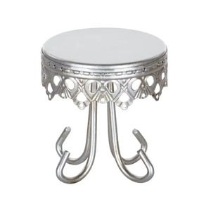 Meilleure Offre : Support à Gâteau Rond en Métal avec Base Décorative Faite à la Main à Motif Toile d'Araignée - Product Image 1