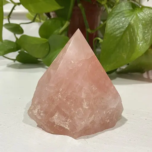 Fournisseur en gros de cristaux de pierre d'agate naturelle Point de jaspe rouge Cristaux polis Tour de pierre semi-précieuse Artisanat Pierre brute - Product Image 6