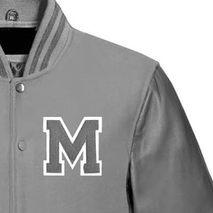Veste varsity grise pour homme avec logo M brodé blanc, style preppy, coupe classique, simple boutonnage, manches en cuir - Product Image 5