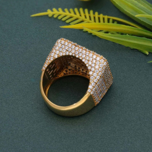 Bague de cocktail géométrique avec diamant taille émeraude serti pavé, en cuivre blanc, style glamour, unisexe, pour mariage et fiançailles - Product Image 2