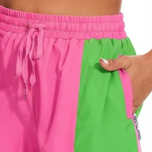 Ensemble short et veste coupe-vent deux pièces personnalisé avec logo pour femme – Collection été à prix abordable - Product Image 5
