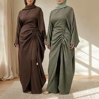 Ensemble Abaya Modeste 2 Pièces en Crêpe de Polyester pour Femme, Manches Chauve-Souris, Pantalon Large à Cordon de Serrage et Fente, Séchage Rapide, Respirant, Longueur au Sol