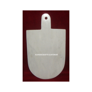 Planche à découper en marbre blanc de qualité supérieure et au design unique fait main, idéale pour la maison et la cuisine des restaurants. - Product Image 3