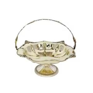 Bol à dattes en métal doré de haute qualité, élégant et décoratif, pour servir des noix et des dattes, idéal pour les fêtes du Ramadan et les repas de l'Aït-farès. - Product Image 4