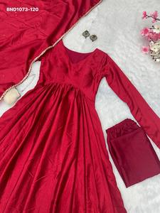 Nuevo conjunto de Kurti-Pant-Dupatta Anarkali rojo con seda Chinon y diseño sólido y preconfeccionado, a precio mayorista, de proveedor de Surat. - Product Image 4
