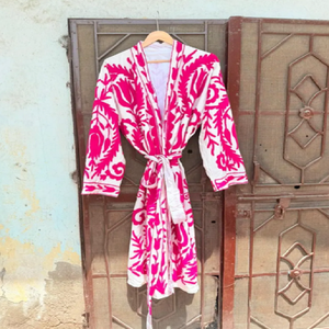 Robe Kimono de Luxe en Coton Brodé Suzani Artisanal, Silhouette Longue Bohème, Design Ouvert sur le Devant, Séchage Rapide, Longueur Complète - Product Image 1