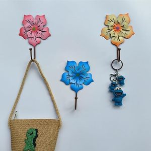 Crochets muraux en métal robustes en forme de fleur pour suspendre des objets décoratifs, porte-manteau pour la maison et le jardin, idéal pour les serviettes, les clés, les sacs, les chapeaux - Product Image 2