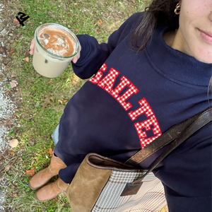 Sudadera con capucha y parche bordado personalizado, estilo urbano, venta al por mayor, de alta calidad, con hombros caídos y cuello alto para mujer - Product Image 5
