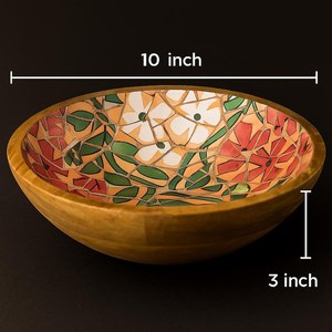 Bol à salade en bois de manguier tourné à la main de 10 pouces, motif floral « pétales de blush », avec cuillères assorties et impression émaillée - Product Image 2