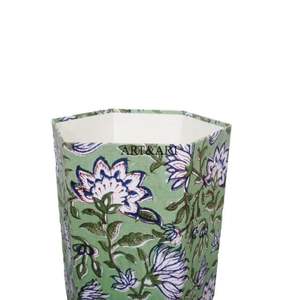 Cubo de basura de cartón DIY con tela de algodón con estampado floral hecho a mano, proyecto DIY listo para usar para escuelas e instituciones. - Product Image 5