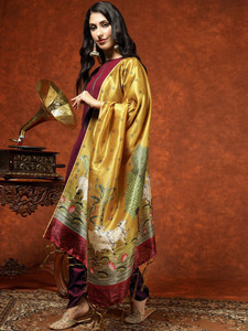 Ensemble Kurti et pantalon en coton pour femme avec dupatta en soie, motif vache et arbre, bordure dorée et rouge, tenue traditionnelle indienne toutes saisons pour Diwali - Product Image 4