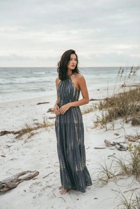 ชุดเดรสยาวผ้าเรยอนลายมัดย้อมแบบผูกคอสำหรับผู้หญิง สไตล์โบฮีเมียน เหมาะสำหรับใส่ไปเที่ยวทะเล - Product Image 2