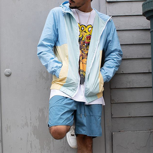 Conjunto Deportivo de Dos Piezas con Logotipo Personalizado, Chaqueta Cortavientos con Cremallera y Pantalones Cortos de Poliéster para Hombre - Product Image 1