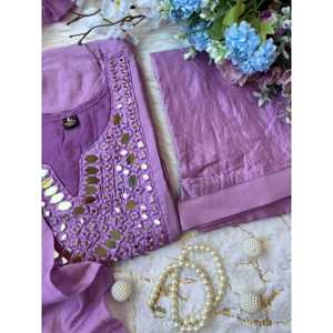 Presentamos nuestro impresionante juego Kurti Pant Dupatta, con un elegante corte Kurti Alia con espejo real en el yugo para un Tou - Product Image 1