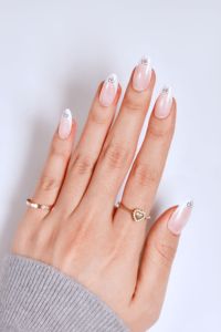Uñas Postizas Francesas Color Oro Nude, Minimalistas, Forma Almendrada, Material ABS, Longitud Media, 24 Piezas, Fabricación OEM ODM - Product Image 3