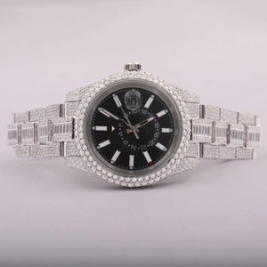 Montre-bracelet de luxe personnalisée pour homme en acier inoxydable avec mouvement à quartz et diamants taillés en moissanite, style hip-hop, directement d'Inde - Product Image 1