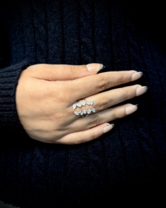 Bague en diamant de laboratoire multi-coupes fantaisie à haute demande, en or 18 carats, vente en gros, fabricant et fournisseur de bijoux fins OEM - Product Image 3