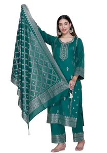 Safaa Winter Sakeena Premium Acrowool Tissu non coupé pour robe de femme avec étole, matière pour costumes et robes en laine, costume d'hiver - Product Image 5