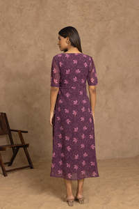 Robe midi en mousseline de soie à imprimé floral violet, col rond, manches courtes, coupe évasée, tenue décontractée pour tous les jours, style printemps, belle robe élégante pour femmes - Product Image 1