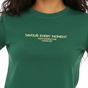 เสื้อยืดกราฟิกผู้หญิง ผ้าคอตตอนถัก 140 GSM พิมพ์ลายดิจิทัล แขนสั้น รับทำโลโก้ แบรนด์ส่วนตัว - Product Image 1