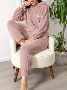 Conjunto de sudaderas con capucha para mujer con logotipo parcheado personalizado de alta calidad y diseño holgado con hombros caídos cuello con capucha hasta el tobillo última moda - Product Image 2