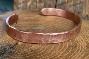 Bracelets en cuivre simples, design martelé, bracelet magnétique favorisant la circulation sanguine, bracelet de thérapie magnétique pour femmes et hommes - Product Image 3