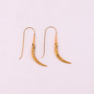 Boucles d'oreilles pendantes en laiton plaqué or Golden Leaf, tendance, Luxvory Jaipur Inde - Product Image 3