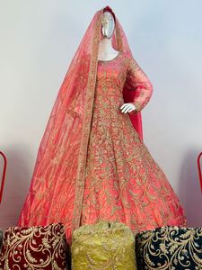 Robe longue ethnique indienne Anarkali pour adultes vêtements de fête pour femmes avec filet brodé Dupatta déguisement fabriqué à partir de filet - Product Image 4