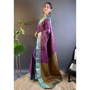 Sari traditionnel indien en soie cachemire douce violette, tissé avec des fils zari contrastés, écharpe et châle - Product Image 1