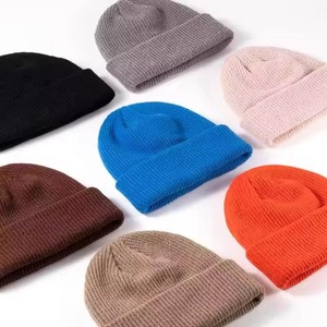 Juego de 2 Gorros de Punto para Hombre y Mujer, Color Sólido, Color y Logotipo Personalizables, 100% Acrílico, Bufanda y Gorro Cálidos para Otoño/Invierno - Product Image 5