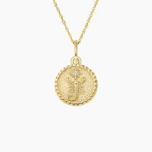 Collar con Colgante de Lujo con Medallón de Moneda de Oro del Zodiaco Escorpio y Diamantes - Product Image 4
